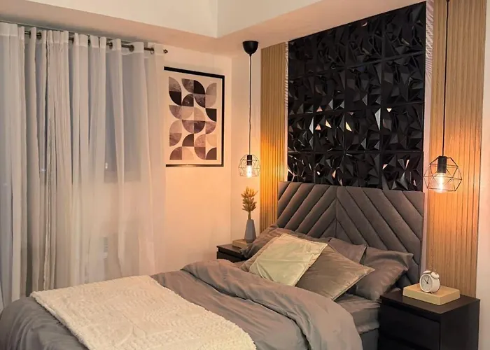 Staycation Near Sucat Toll Gate